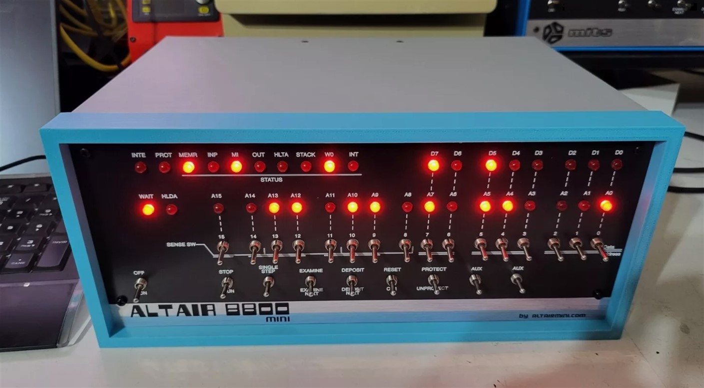 Altair 8800 Mini 02 (800 x 418).jpg